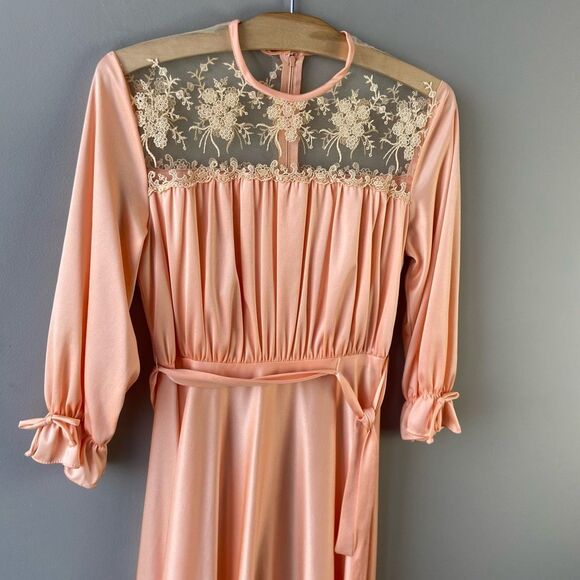 Vintage 70s Peach Maxi Dress Lace Bodice Boho Formal Prom Gown Halloween Costume - Picture 2 of 6